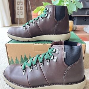 Danner Vertigo Men's sz 8 Boots NIB